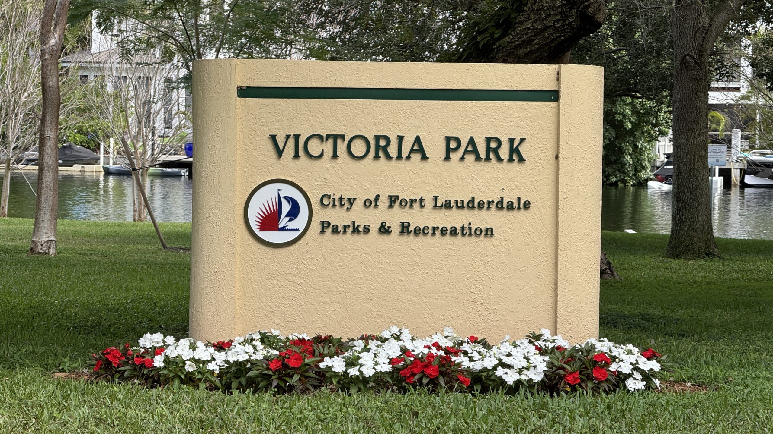 a neighborhood sign that says Victoria Park